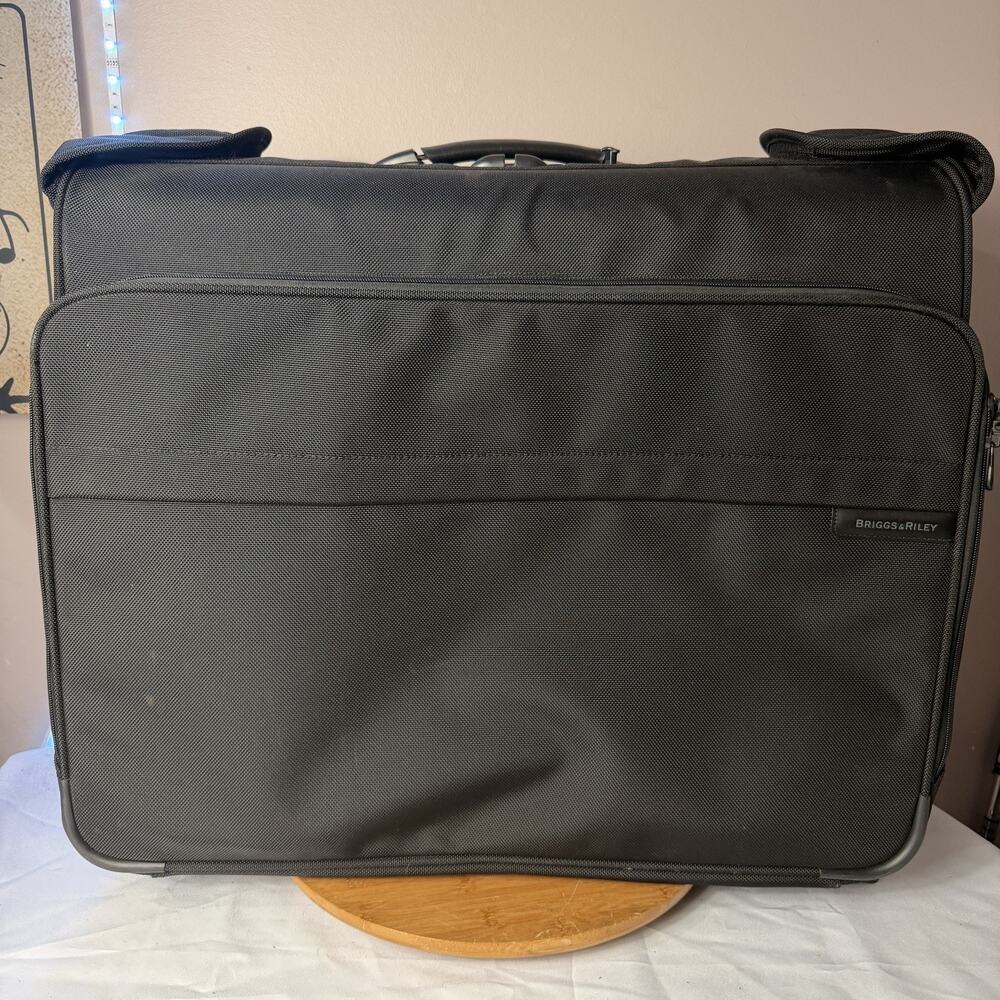 BRIGGS & RILEY ‘Baseline’ Black Nylon Deluxe 2-Wheeled Garment Bag